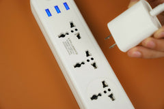 GADGET MAX GMSC02 2500W 10A MAX 4 PORTS AND 3USB 2M(US) (110-220V) (50-60Hz), (Power Socket)